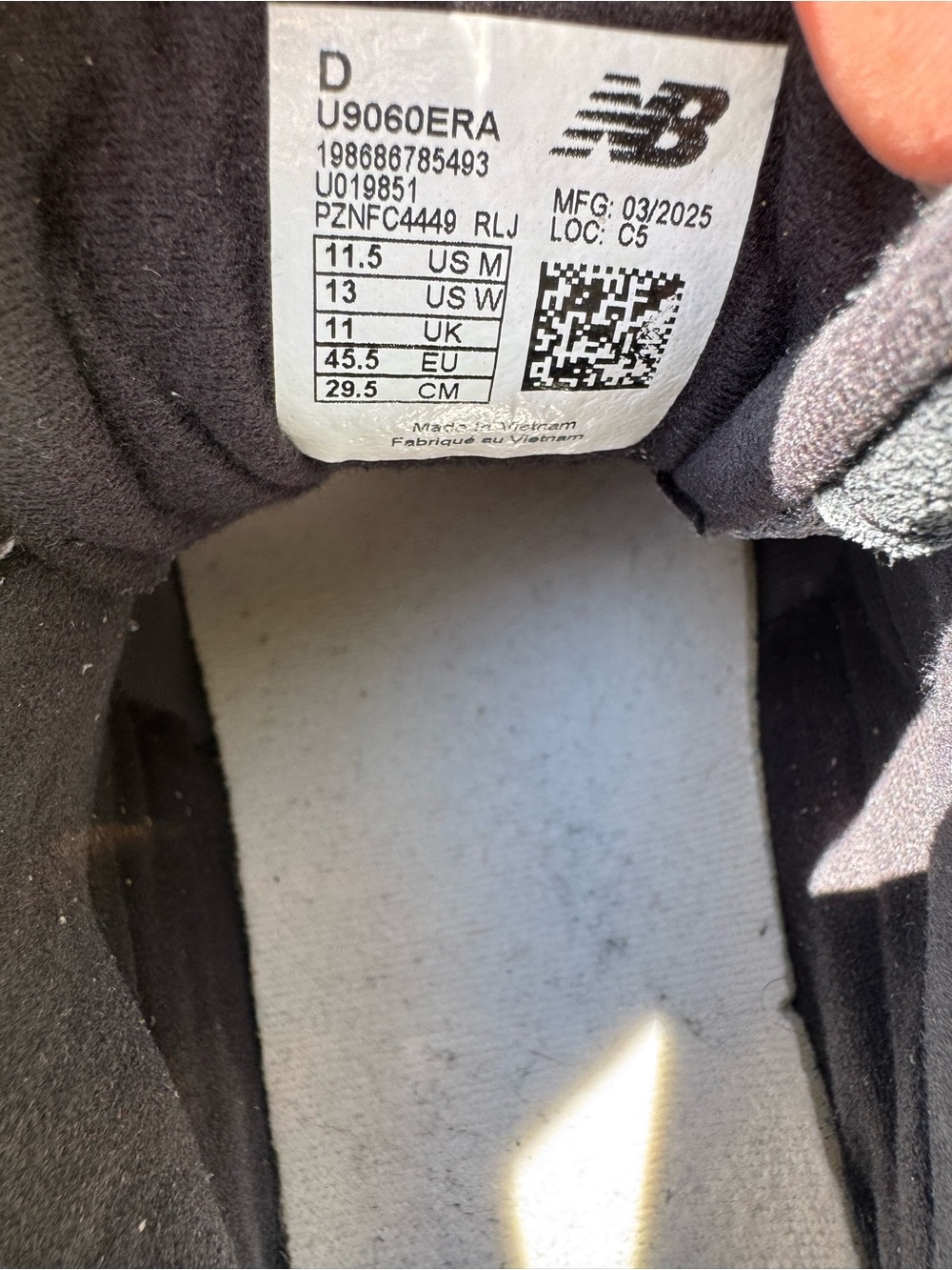 New Balance Gender Inclusive 9060 Sneaker - Picture 9 of 11